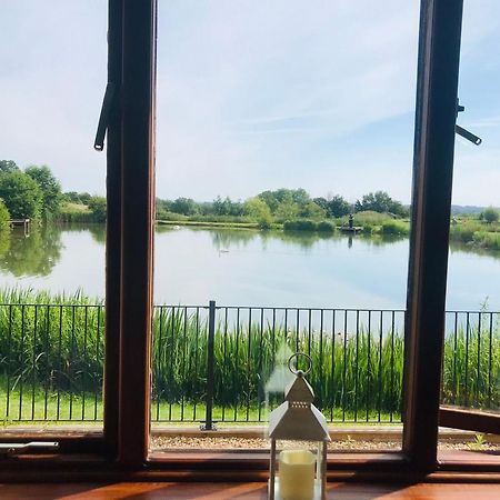Bransford Farm Fishery & B & B エクステリア 写真