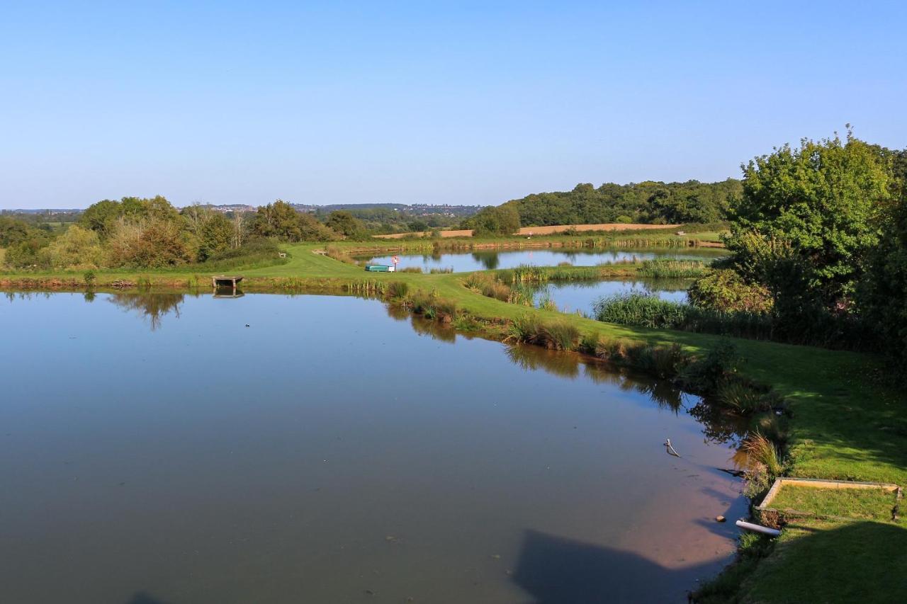 Bransford Farm Fishery & B & B エクステリア 写真