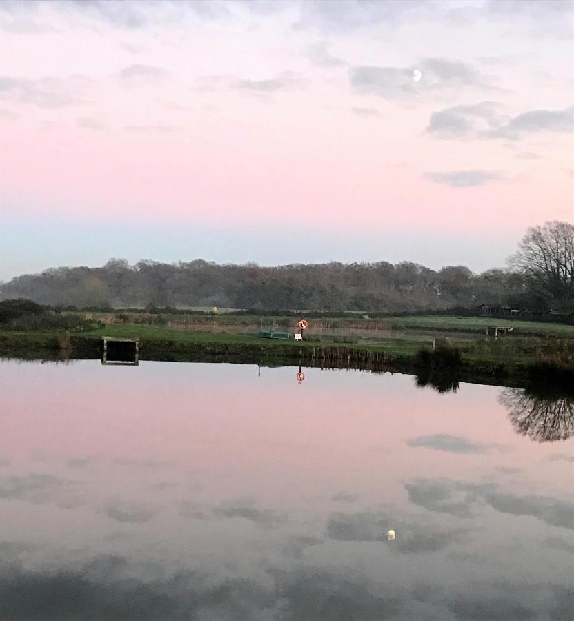 Bransford Farm Fishery & B & B エクステリア 写真